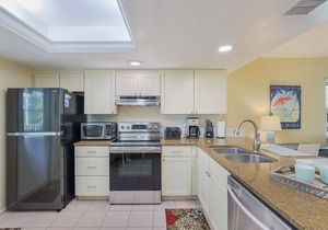 Island Hideaway East: 5 Minute Walk to Beach, Private Pool by Anna Maria Life Vacation Rentals