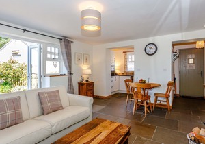IVY COTTAGE, romantic, luxury holiday cottage in Grewelthorpe