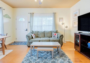 Juniper House | Your Retreat in Austin!