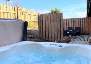 Kaoglen Squirrel Drey-Hot Tub-Pet Friendly-Perth
