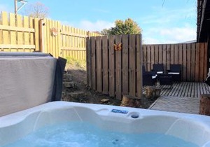 Kaoglen Squirrel Drey-Hot Tub-Pet Friendly-Perth