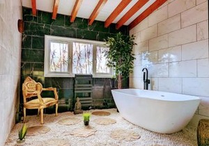 Kaoglen Zen-Feature Bath-Dunkeld-Route 500