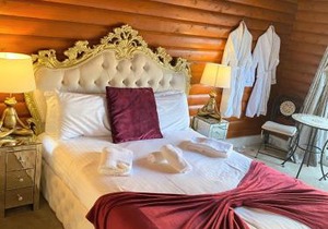 Kaoglen Zen-Feature Bath-Dunkeld-Route 500