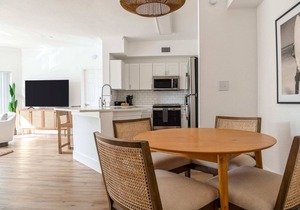 Kasa | Modern 1BD + Pet Friendly | Wellington