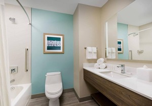 Keys Vacation Starts Here! Three Amazing Units, Free Breakfast, Outdoor Pool