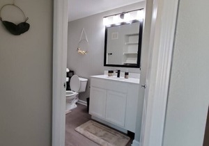 King Bed + Pool in Great Location by Galleria - H