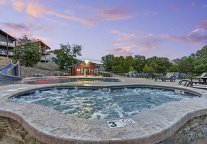 King Bed, Private Balcony, Lake View - Must See! - Indian Point (U1502A)