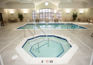King Studio | Free Breakfast, Pool & Hot Tub Access!