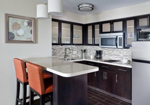 King Suite. Free Breakfast, Pool, Hot Tub, Flatscreen TV