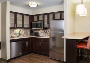 King Suite | Free Breakfast Buffet Included. Gym & Pool Access.