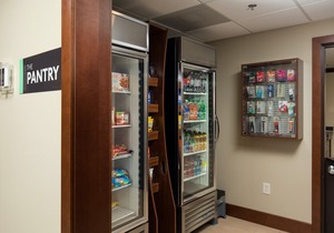 King Suite Near Ohio State University | Free Daily Breakfast + Pool Access