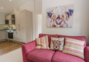 KIRKSTONE LODGE, romantic, character holiday cottage in Windermere