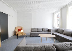 Kongensgade 32. 1 floor to the right