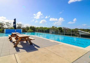 Kove at Caves Beach- Beach and pool access