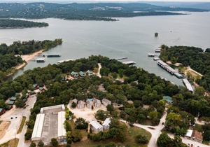 Lake Lodge 45 - Resort Next to Silver Dollar City!