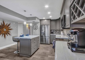 Lakefront Family, 3 Bedroom, 2 Bath, Private Patio, Heated Pool, Jacuzzi