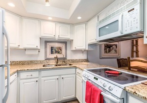 LAKEFRONT! RAVE REVIEWS! waterfalls,creek,walking trails, wildlife