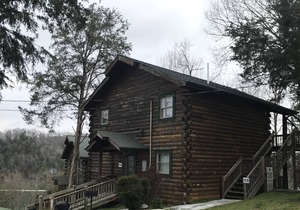 Lakeview Cabin at Marina on Dale Hollow Lake near Standing Stone State Park