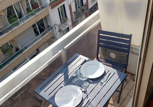 LARGE 2 ROOMS IN THE HEART OF BUTTE AUX CAILLES (PARIS 13)