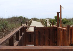 LARGE Oceanfront 3 Bed/3 Full Baths.