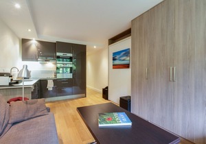 Large studio on rue du Cherche Midi