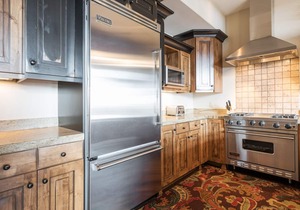 Last-Minute Savings! Penthouse with Ski-in/Ski-out Access and Private Hot Tub!