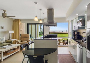 Latitude 3 - Spectacular oceanfront views!2BD/2BA. Sleeps 6