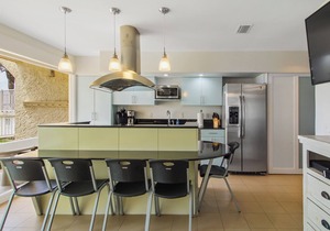 Latitude 3 - Spectacular oceanfront views!2BD/2BA. Sleeps 6