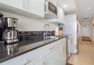 Latitude 3 - Spectacular oceanfront views!2BD/2BA. Sleeps 6