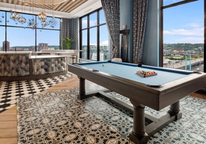 Lavish 2 Bedroom Condo Heart of Downtown with Unmatched Amenities 431