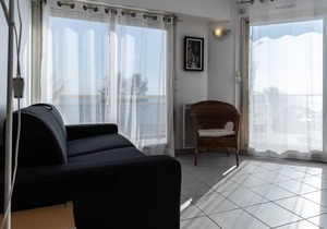 Le Lavandou, 1 bedroom apartment to rent for 4 people, beautiful sea-view from all rooms, direct.