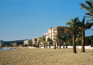 Le Lavandou, 1 bedroom apartment to rent for 4 people, beautiful sea-view from all rooms, direct.