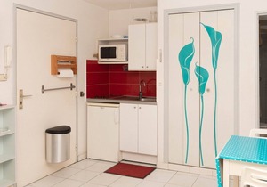Le Lavandou, Nice studio apartmentto rent for 2 people, garden view, direct access to the sea