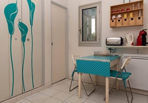 Le Lavandou, Nice studio apartmentto rent for 2 people, garden view, direct access to the sea