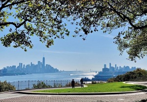 🗽Liberty Skyline 2BR City View 15 min. to NYC