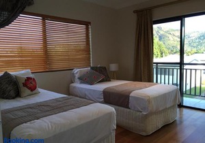 Lighthouse Apartments on The Strand - Penthouse