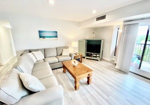 LINENS & DAILY ACTIVITIES INCLUDED! OCEANFRONT/BOARDWALK BUILDING W/ROOFTOP POOL Completely remodeled kitchen with all-new cabinets and appliances, open floor plan and eat-at counter.