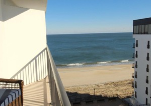 LINENS & DAILY ACTIVITIES INCLUDED! OCEANFRONT/BOARDWALK BUILDING W/ROOFTOP POOL Enjoy this home away from home! Everything is new in this top floor luxury condo including all furniture, mattresses and bedding.