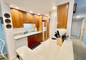 LINENS INCLUDED*! Cool colors with a beautifully remodeled kitchen and baths greet you in this 1050 sq ft unit with ocean views from every room.