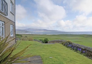 Links Apartment 29974