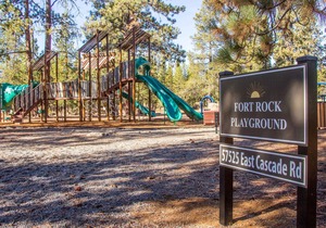 Located on the Woodlands Golf Course, A/C, Free WiFi, Hot Tub - CHER06