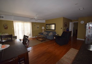 Located one very short block to the beach and Promenade