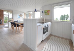 Look forward to a relaxing vacation in this cozy cottage with fantastic views of the fjord.