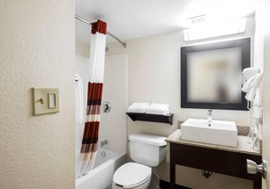Look No Further, Close to Rivercenter Mall! Parking and Pet Friendly Property!