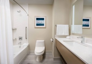 Looking for the Best Location for Next Getaway? Amazing Room w/FREE Breakfast