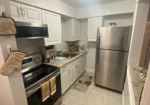Lovely 2-bedroom 1-bath rental in Oakland Park FL