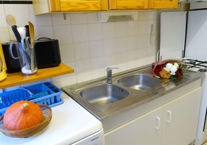 Lovely 2BR Apartment for 7 with Wi-Fi and Parking in Luchon