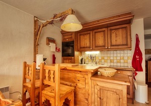 Lovely 3-bed apartment, mountain decor, ski-in/ski-out