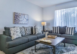 Lovely 3-Story Townhome in Vista Cay Resort