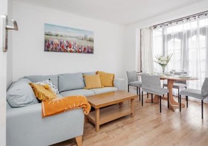 Lovely 4-BedRoom House Near Romford Station